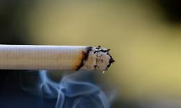 Bimbo di 4 anni picchiato e bruciato con sigarette: indagati madre e il suo compagno