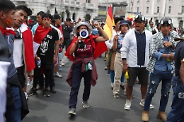 Perù: proteste, fermati 200 studenti in università di Lima