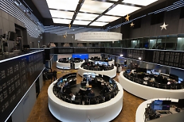 Borsa: Europa apre in rialzo, si guarda a banche centrali