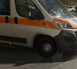 Catania: stallo occupato, ambulanza parcheggia sul marciapiede in corso Italia