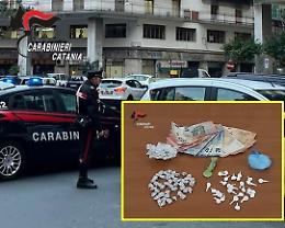 In auto con 83 dosi di cocaina che gli avrebbero fruttato 4 mila euro: arrestato