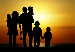 Natalità sempre più in calo: il Trentino Alto Adige primo per figli, seconda la Sicilia (che ha le madri più giovani)