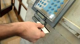 Furbetti del cartellino, 30 impiegati del Comune di Favara indagati per assenteismo