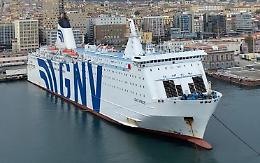 Studente si sente male e la nave torna a Palermo per i soccorsi