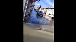 Lugo, l’alluvione in diretta: l’acqua invade le strade