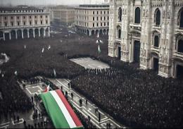 Il finto funerale di Berlusconi su immagini AI: il risultato è inquietante