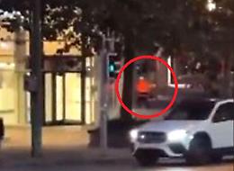 Bruxelles, terrorista fa fuoco con un Kalashnikov: due morti