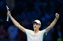 Atop Finals, è un Sinner da impazzire: schianta Medvedev e vola in finale