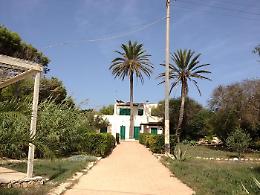 Venduta la villa di Berlusconi a Lampedusa: ecco chi l'ha comprata e quanto l'ha pagata