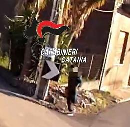 Il furgone che passa, i 5 colpi di pistola e la fuga: in un video le fasi dell'agguato di Acireale