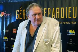 Stupro, Gérard Depardieu in stato di fermo in Francia