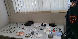 Via Capo Passero, preso pusher: parte della droga addosso e l'altra abbandonata nella fuga