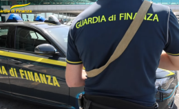 Figlia di un ex poliziotto ed ex moglie di un carabiniere arrestata per droga dalla Finanza