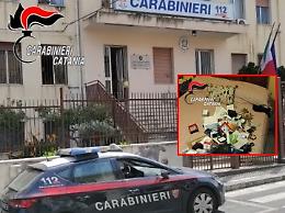 Vanno in vacanza, ma al rientro trovano i ladri in casa: colluttazione tra proprietario e malviventi