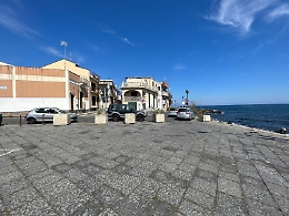 Torre Archirafi, 55enne ferito alla testa in condizioni critiche. Ipotesi aggressione, acquisite immagini delle telecamere