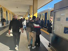 Sicilia Express, finita la "traversata" su rotaie dal profondo Nord: 21 ore di viaggio per respirare aria di casa