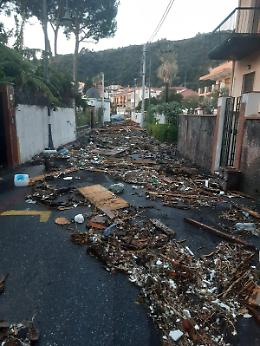 I danni del maltempo ad Acireale, un vigile urbano ferito lievemente