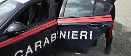 Lancia la cocaina dal balcone di casa: arrestato un 18enne a Belpasso