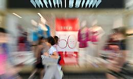 La stagione dei saldi rivitalizza il centro storico