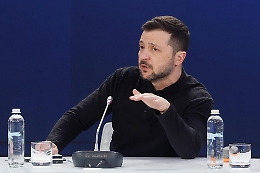 Trump, Zelensky: "Verrà a firmare l'accordo sulle terre rare"