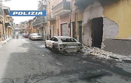 Appiccarono il fuoco ad un'auto ad Adrano, rintracciato uno dei due autori: è un 16enne