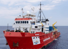 Cure urgenti per i migranti e la "Mediterranea" sbarca a Trapani