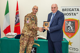 Crosetto in Qatar: la Brigata "Aosta" al centro di Ferocious Falcon 6