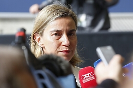 Choc a Bruxelles, fermata l'ex ministra italiana Federica Mogherini: è accusata di una maxi frode