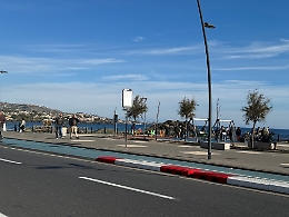 Catania, incidente sul Lungomare: auto si ribalta e finisce sulla pista ciclabile 