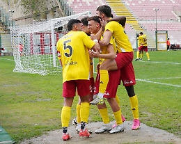 Il Messina batte la Vigor Lamezia  e non è più fanalino di coda: ma si dimette il direttore sportivo