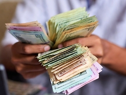 Italia sotto mazzetta: l’anno dei dossier, delle tangenti “a sportello” e dei numeri che non lasciano scampo