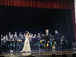 Chiaramonte, l'orchestra suona e il pubblico canta