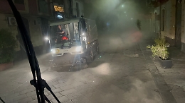 Catania, un mezzo per la pulizia strade perde olio: chiuse varie vie del centro