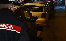 La cassaforte del supermercato non si apre e i ladri rubano ai due dipendenti "sequestrati"