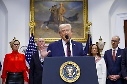 Trump a tutto campo: &laquo;La Groenlandia ci serve per la sicurezza, non per il petrolio&raquo;. E poi minaccia Maduro