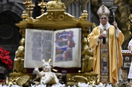 "Trattare uomini come merce": Leone XIV denuncia l'economia nella prima Messa natalizia