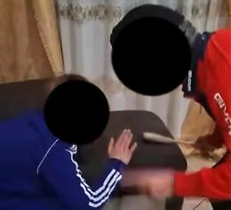 Botte al bimbo in diretta social, il patrigno-padrone torna in libert&agrave;