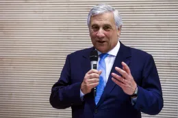 Inchiesta sul Ponte, Tajani blinda il progetto: &laquo;Non mi sembra che sia emerso un granch&eacute;&raquo;