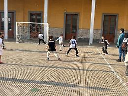 A Catania si svolge un campionato cittadino che unisce quartieri, et&agrave; e generi: pallone, merende e nuove amicizie