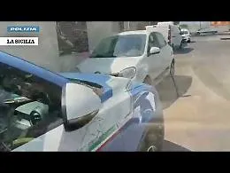 Blitz in un parcheggio vicino all'aeroporto di Fontanarossa: 40 veicoli rimossi e recuperata un'auto rubata