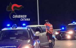 Controlli ad Acireale, stretta sulla movida: chiusa una piscina abusiva e multe per monopattini senza casco



