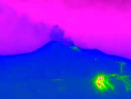 Etna in deflazione: campo lavico in parziale raffreddamento, tremore crollato e Voragine con debole emissione di cenere