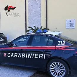 Pugno in volto alla moglie davanti al figlio minorenne: arrestato un 54enne a Milazzo
