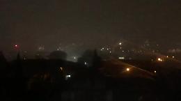 Catania vista dall'alto alla mezzanotte del Capodanno: una distesa di botti