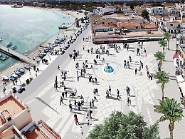 I lavori per la "nuova" piazza di Mondello, ristori per i commercianti