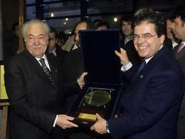 Catania, la proposta di Bianco: «Intitolare una piazza a Pasquale Pistorio»