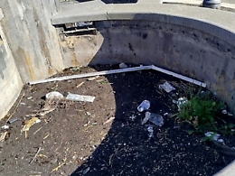 «A S. Giovanni La Punta piazza Giovanni XXIII tra degrado e pericoli»