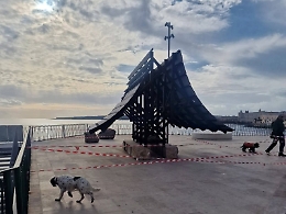 Vista sul mare oscurata, interrogativi sull&rsquo;opera al Lungomare di Levante