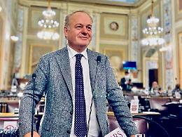 La norma "blocca assunzioni" piega la maggioranza: dal &laquo;non autocastriamoci&raquo; al voto favorevole, con l'intervento di Schifani
