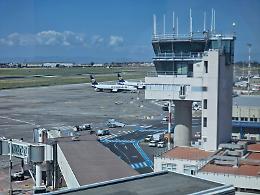 Il &ldquo;piano di volo&rdquo; del ministro Urso: &laquo;Gli aeroporti ai privati per far crescere la Sicilia&raquo;